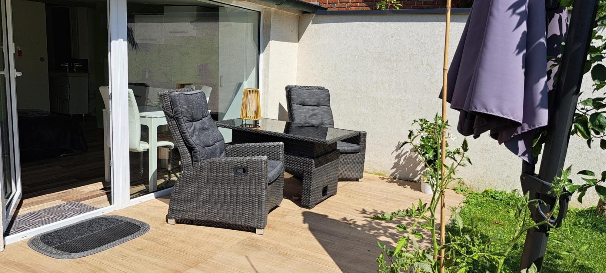 All-In-One Apartment Mit Eigener Sonnenterrasse Im Garten Dusseldorf Exterior photo