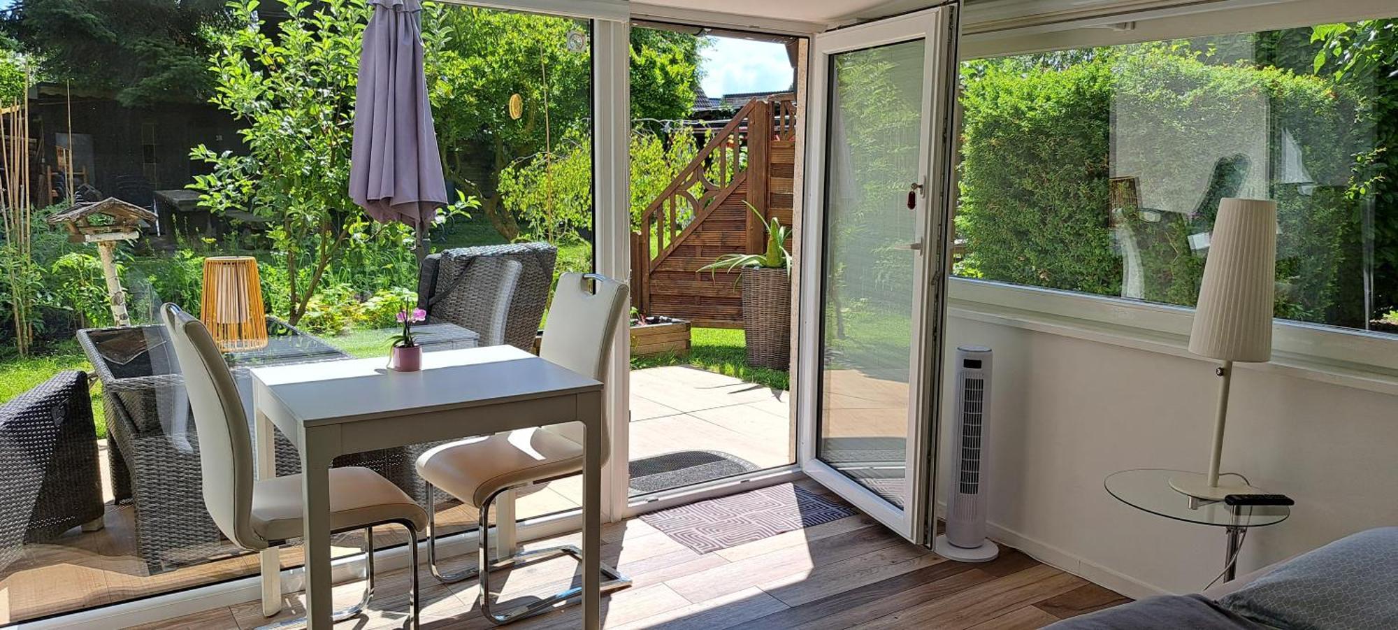 All-In-One Apartment Mit Eigener Sonnenterrasse Im Garten Dusseldorf Exterior photo